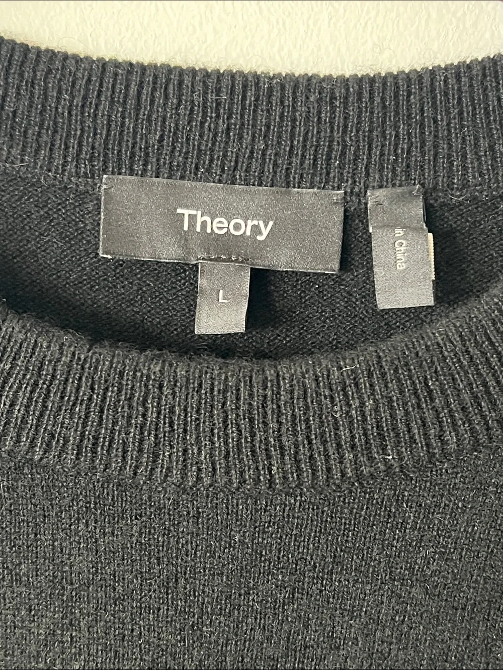 Theory Men's Black Crewneck Cashmere Sweater size L